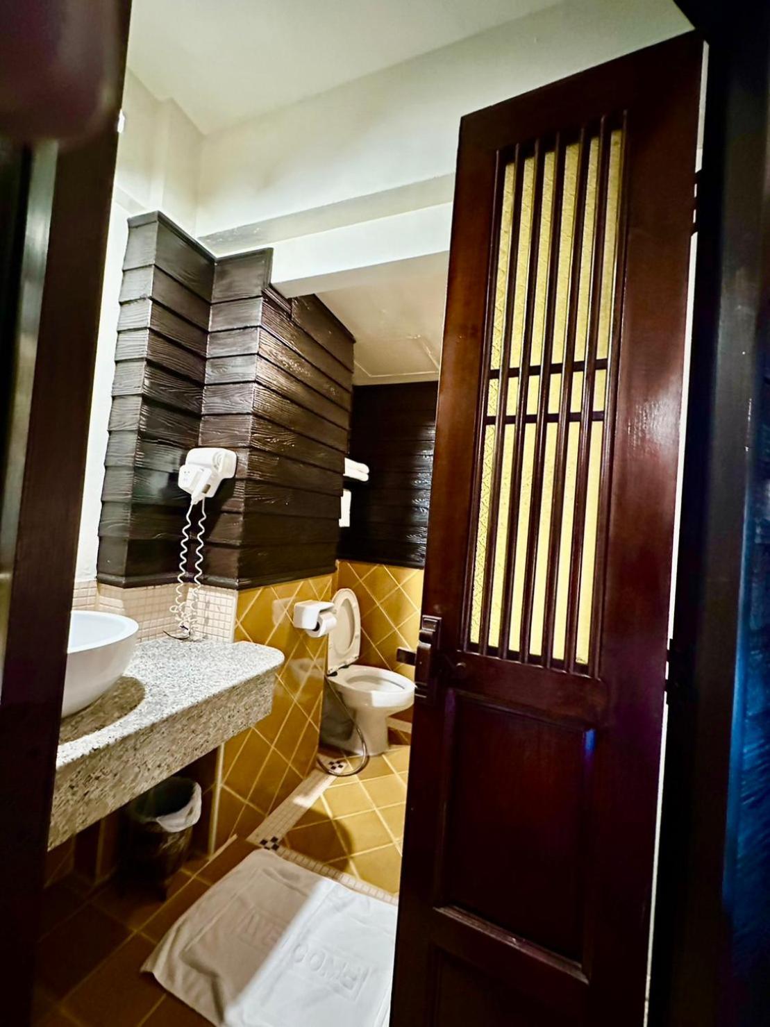 Chiangmai Gate Hotel Чиангмай Экстерьер фото